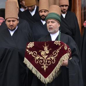 40 kat bohçadan salavatlarla çıkarıldı: Bayramda ziyaret edilebilecek