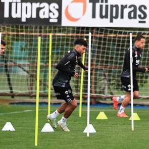 Beşiktaş, G&ouml;ztepe ile oynayacağı kupa ma&ccedil;ına hazırlanıyor