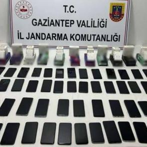 Gaziantep'te 2,7 milyon TL değerinde kaçak telefon ele geçirildi: 2 gözaltı