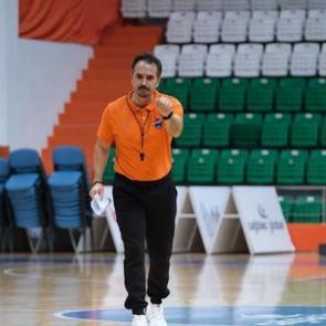 Karşıyaka, Başantren&ouml;r Ahmet &Ccedil;akı ile anlaştı