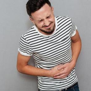 Mideyi i&ccedil;ten i&ccedil;e bitiriyor! Refl&uuml;s&uuml; olanlar yandı: Yapılan o hatalar hayatı zehir ediyor