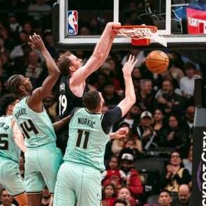 NBA'de Toronto Raptors, &ccedil;ıkış yakaladı