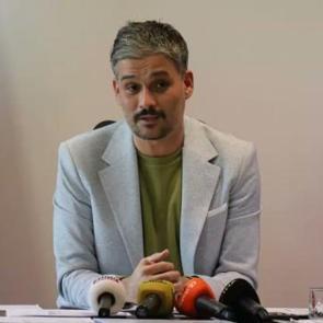 S&uuml;per Lig'in unutulmaz kul&uuml;b&uuml;n&uuml;n başkanı a&ccedil;lık grevine başladı