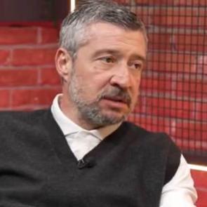 &Uuml;nl&uuml; yorumcudan Davinson &ouml;vg&uuml;s&uuml;: Koy Van Dijk'ın yanına...