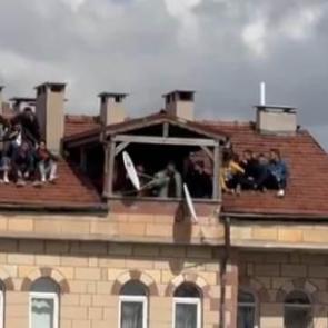 Biletler 5000 TL olunca taraftar &ccedil;&ouml;z&uuml;m&uuml; '&ccedil;atıda' buldu