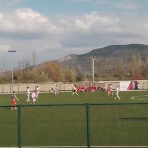 Hakeme tepki g&ouml;sterip sahadan &ccedil;ekildiler: G&ouml;r&uuml;nt&uuml; T&uuml;rkiye'den