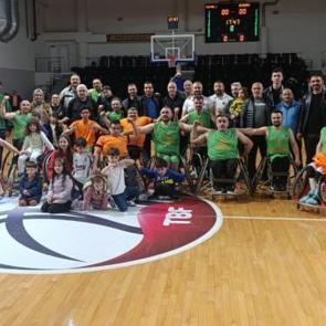 Malatya B&uuml;y&uuml;kşehir Belediyesi Tekerlekli Basketbol Takımı şampiyonluğa ulaştı