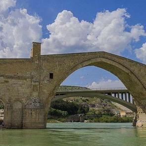 Mostar Köprüsü’nün ikizi: Aşka mezar olan köprü! Acıklı bir hikayesi var