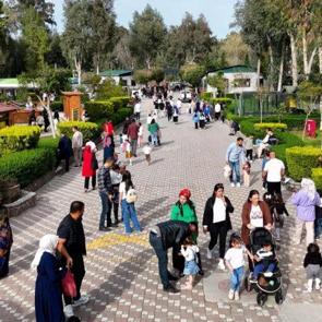 Tatil boyunca a&ccedil;ık: &Ccedil;ocuklar burada &ccedil;ok eğleniyor