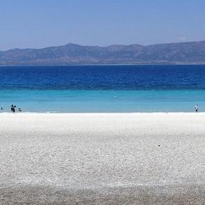 T&uuml;rkiye&rsquo;nin Maldivleri&rsquo;nde Bahar: Salda G&ouml;l&uuml; Kampı 