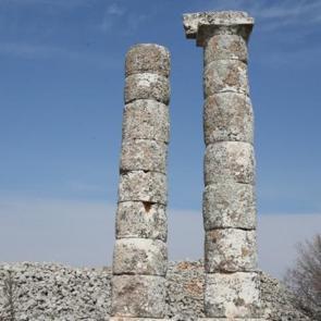 Zorlu arazinin ardındaki tümülüs: 2060 yıl öncesine tarihlendiriliyor!