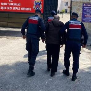 24 yıl hapisle aranan firari, evinde yakalandı