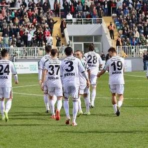 Evlerinde ağırladıkları 5 takıma k&uuml;frettiler: 30 bin TL ceza kesildi