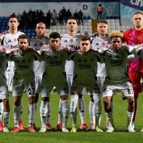 Beşiktaş'a k&ouml;t&uuml; haber! Ma&ccedil;a devam edemedi