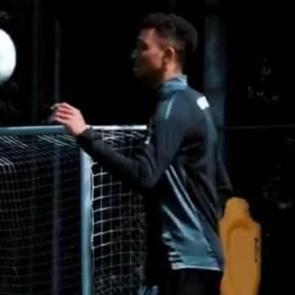 İki hafta &ouml;nce ameliyat olmuştu! Uduokhai &ccedil;alımlara başladı