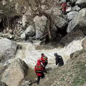 Kayıp kadını, 130 kişilik ekip arıyor