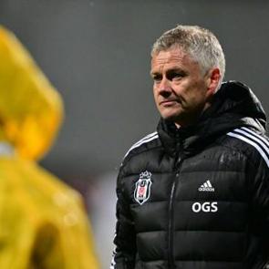 Ole Gunnar Solskjaer: 10 kişi olsak da...