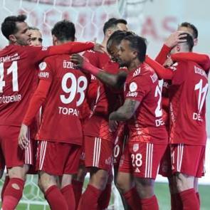 Pendikspor, Ankarag&uuml;c&uuml;'n&uuml; ateşe attı