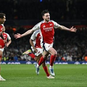 Real Madrid'i fena dağıttılar! Declan Rice'dan 12 dakikada iki muhteşem f&uuml;ze