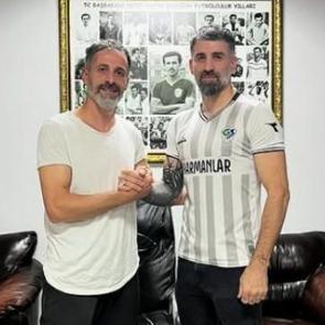 Beşiktaşlı futbolcunun babası 45 yaşında şampiyon oldu