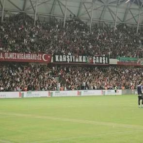 Şampiyonluk yolunda 'dev' prim: Taraftar 'dayanışma g&uuml;n&uuml;' dedi