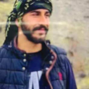 Üzerine kaya parçası düşen kepçenin operatörü öldü