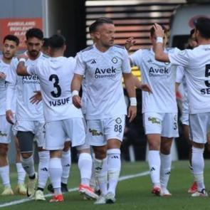 4 sene &ouml;nce S&uuml;per Lig'deydi! Bir asırlık &ccedil;ınar, adım adım 3. Lig&rsquo;e...