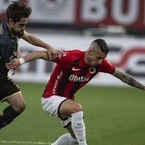 Gen&ccedil;lerbirliği, Bandırmaspor'a diş ge&ccedil;iremedi 