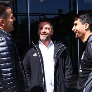 Beşiktaş'a s&uuml;rpriz ziyaret: Kapıdaki adamı sadece Necip tanıdı