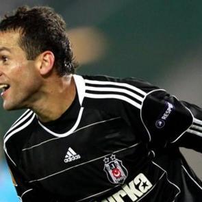 Beşiktaş'ın eski yıldızı Bobo 'Liverpool' ma&ccedil;ını hatırlattı: "Asla unutamam"