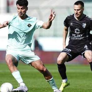 4 goll&uuml; ma&ccedil;ta şampiyona ge&ccedil;it yok!