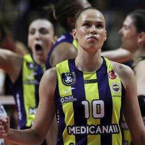 Fenerbah&ccedil;e, Galatasaray'ı eleyerek finale y&uuml;kseldi!