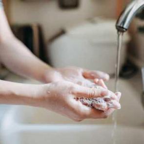 Sıvı sabunlardaki g&ouml;r&uuml;nmeyen tehlike! İ&ccedil;erisinde 3 zararlı madde birden &ccedil;ıktı