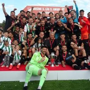 Yenilseler de şampiyon oldular! 19 yıl sonra yeniden 2. Lig'e y&uuml;kseldiler