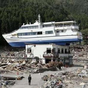 Gemiler evlerin çatılarına bindi! Böylesi görülmedi: İşte tarihin en büyük depremleri...