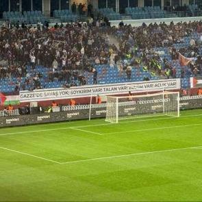 Trabzonspor taraftarlarından Filistin'e destek