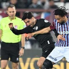 Adana Demirspor ma&ccedil;ında sakatlanmıştı! Trabzonspor'a k&ouml;t&uuml; haber