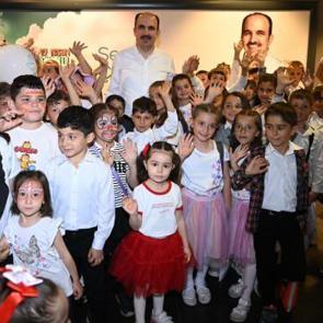 Başkan Altay, yoğun ilgi gören "Çocuk Kitap Günleri"nde çocuklarla buluştu