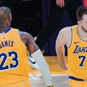 Doncic 31 sayı &uuml;retti! Lakers seriye denge getirdi