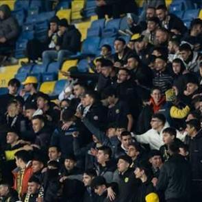 K&uuml;me d&uuml;şme tehlikesi yaşayan Ankarag&uuml;c&uuml;'nden taraftarlarına jest