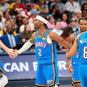 NBA'de Thunder'in destansı geri d&ouml;n&uuml;ş&uuml;! 29 sayı farktan geldiler