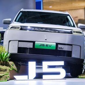 JAECOO, ilk yüzde 100 elektrikli SUV’u JAECOO 5 BEV’i Şangay’da tanıttı!