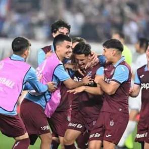  Avrupa'da tarih yazan Trabzonsporlu gen&ccedil;lere dev prim