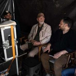 Yazar Mustafa Kutlu 'Rüzgarlı Pazar' dizi setini ziyaret etti