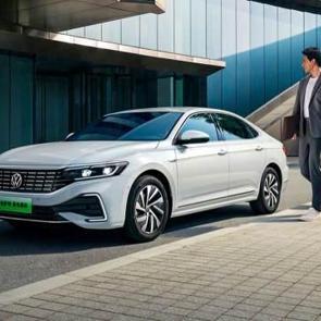 Yeni Passat&rsquo;la tanışın: sessiz, g&uuml;&ccedil;l&uuml; ve beklenenden ucuz!