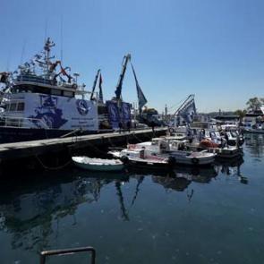 1. Lig coşkusu erken başladı! Y&uuml;zlerce tekne ile boğazda şampiyonluğu kutladılar
