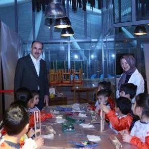 Başkan Altay, Bilim Merkezi Çocuk Şenliği’nde çocukların coşkusuna ortak oldu