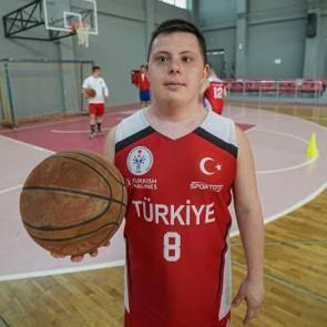 Her gittikleri turnuvadan madalyayla d&ouml;n&uuml;yorlar: Takım sadece 6 yıllık