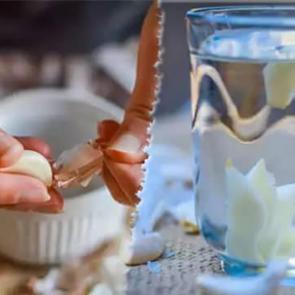 İlaçlara veda edin: Çöpe giden sarımsak kabukları bakın neye iyi geliyormuş!