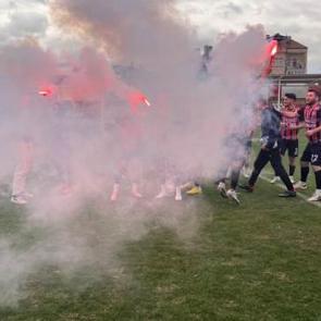 Ma&ccedil; bitti, futbolcular meşale yaktı: Herkes ne olduğunu sonradan anladı